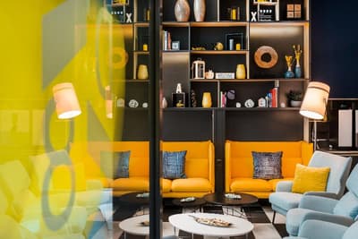 D8 Hotel