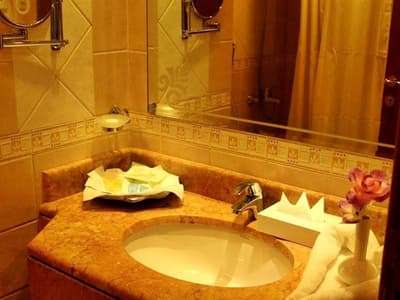 Zowar International Hotel