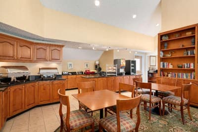 Hawthorn Suites By Wyndham Tinton Falls