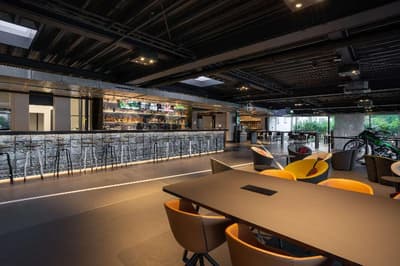 V8 Hotel Koln @MOTORWORLD