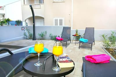 Bacan Family Apartments