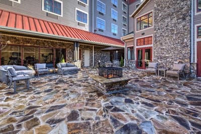 Black Fox Lodge Pigeon Forge, Tapestry Collection
