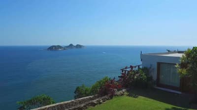 Cliffside Guest House & Experience