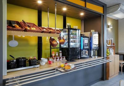 B&B HOTEL AIX EN PROVENCE Pont de l'Arc