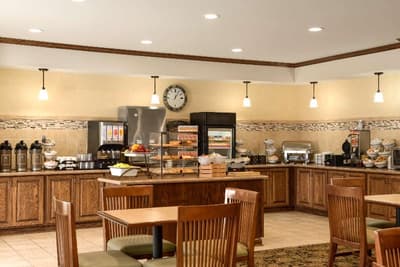 Country Inn & Suites by Radisson, Minot, ND