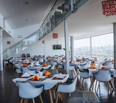 Cloud Hotel & Suites