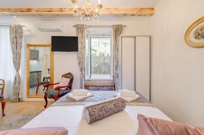 Le Monde Luxury Accommodation