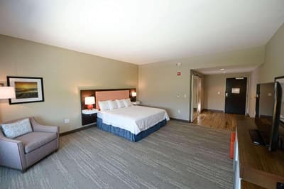 Hampton Inn & Suites Lenoir, NC