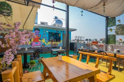 Capital O 36137 Vihaari 24 Business Hotel