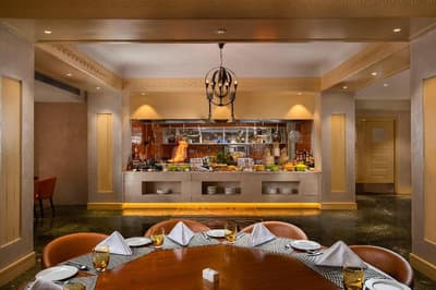 Holiday Inn Agra MG Road