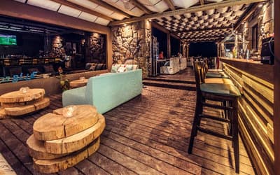 KEROS BLUE Luxury in Wilderness