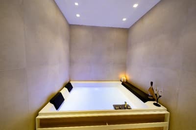 Elite Accomodations & Hydromassade Pool