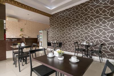 741 Hotel Labuhan Raya