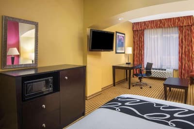 La Quinta Inn Suites By Wyndham Union City