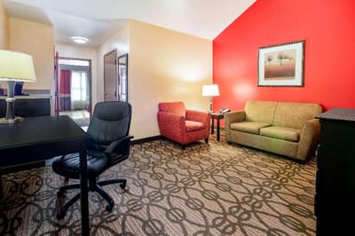 La Quinta Inn Suites By Wyndham Dallas Mesquite