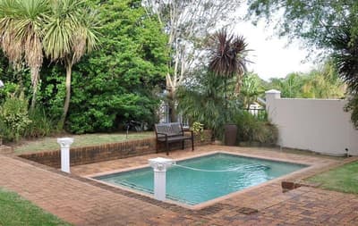 Bell Rosen Guest House & Conference Centre