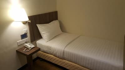 9 Square Hotel Sri Kembangan