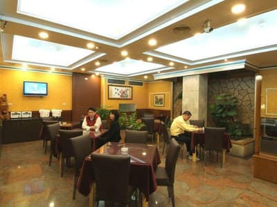 Golden Swallow Hotel