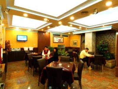Golden Swallow Hotel