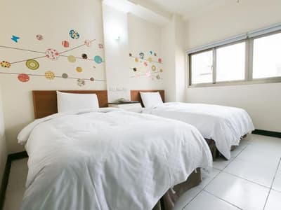 E Moon Hotel