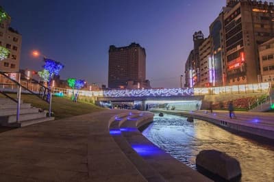 Mou Hotel - Luchuan