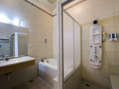 Rose Business Hotel
