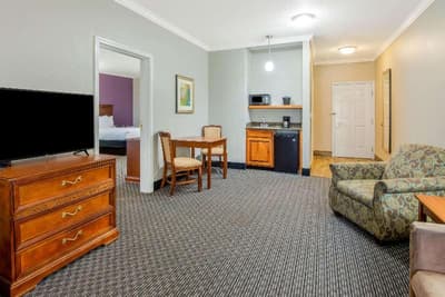 La Quinta Inn Suites Gainesville