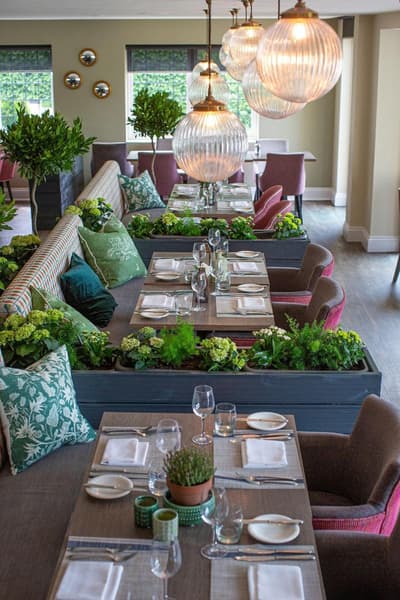 Hogarths Hotel And Restaurant