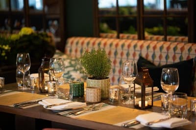 Hogarths Hotel And Restaurant