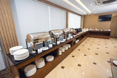 Elegant Hotel Pyi Thar Yar