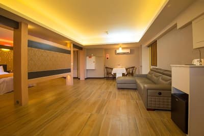 M Garden Business Hotel