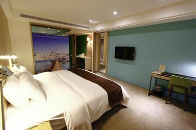 Gogo Hotel