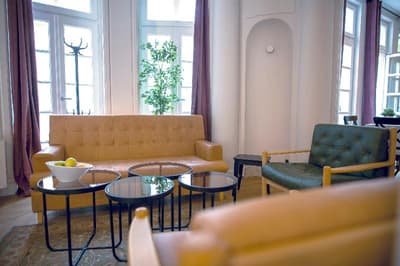 Public House Hotel