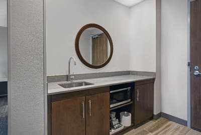 Hampton Inn & Suites Farmers Branch Dallas, TX
