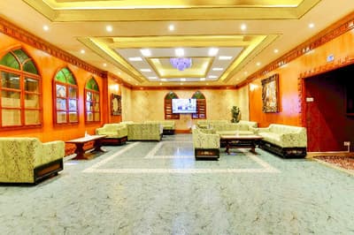 Capital O 125 Moon Plaza Hotel