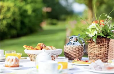 amA Stays and Trails, Braganza House