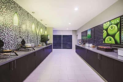 La Quinta Inn & Suites by Wyndham Clifton Park