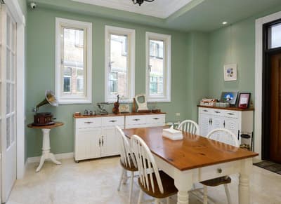 Dancing Butterfly Family Inn