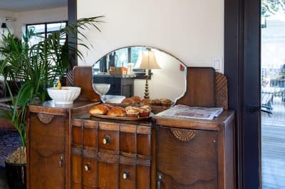 Granada Hotel & Bistro