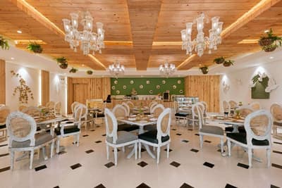 Ramada Plaza Wyndham Lucknow Hotel & Convention