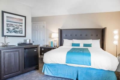 Aqua Blue Hotel