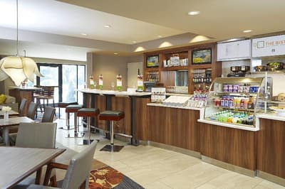 Courtyard By Marriott Ithaca Airport University