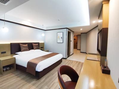 GYA Hotel (Jingjiang Gongsuo Bridge)