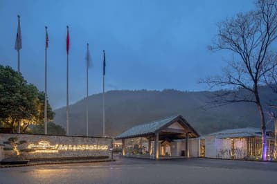 Howard Johnson Huashuiwan HotSpringsResort Chengdu