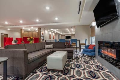 Comfort Inn Suites Downtown Near University
