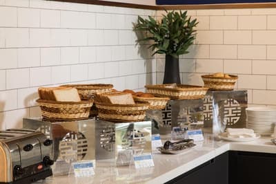 Holiday Inn Express Shenzhen Haiyuan City