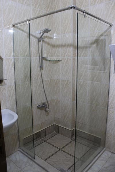 Sara Crown Hotel