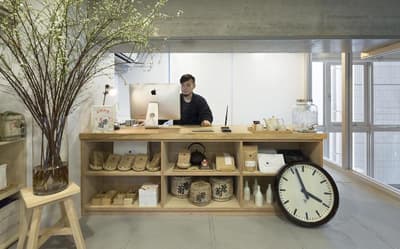 Common de - Hostel & Bar -