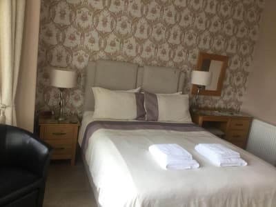 Glenora Guest House