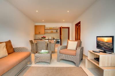 Limoni Luxury Suites